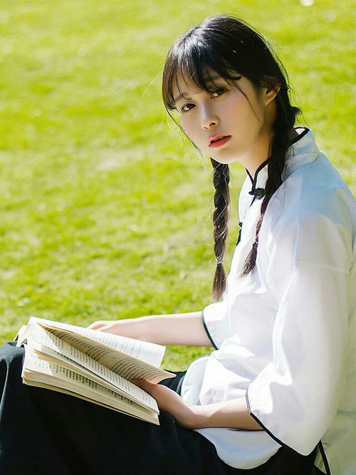 AYX SPORTS-蛙泳赛场荷兰节奏控制精准，国外蛙泳