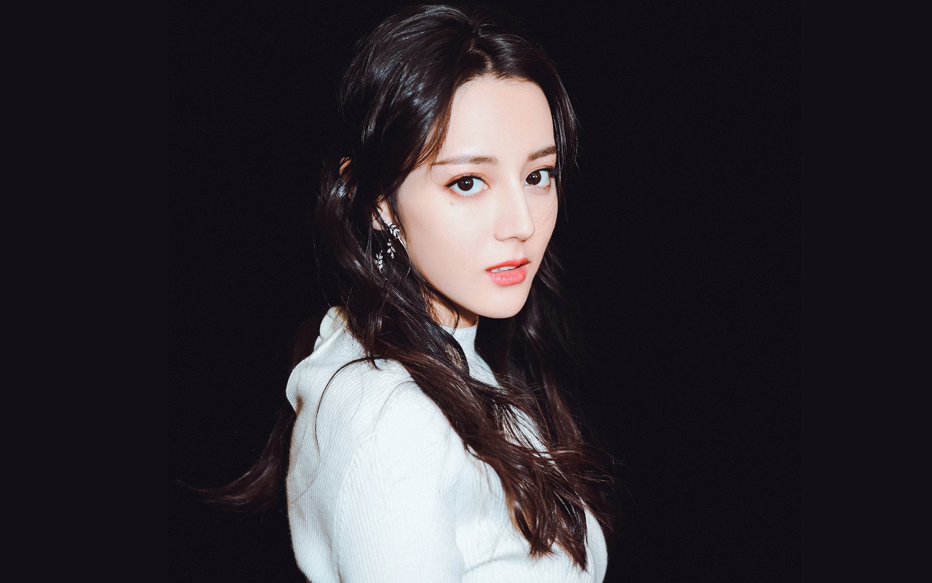 黎巴嫩女篮在西亚锦标赛中夺冠，为国家争光，黎巴嫩男篮击败法国