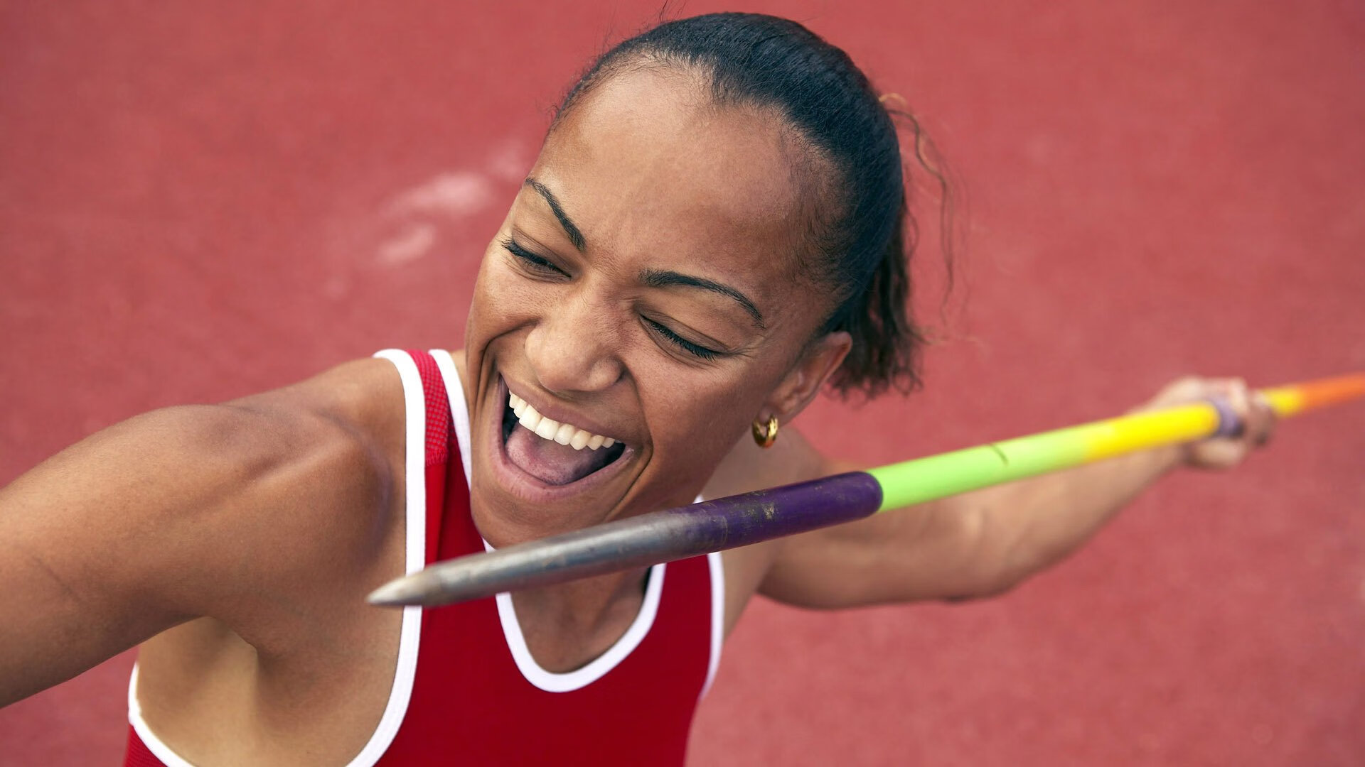 “峡谷穿梭：深山中的极速冲刺”，穿过峡谷